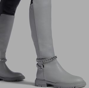 Shoe dazzle size 8.5 knee high flat boots in vapor blue color